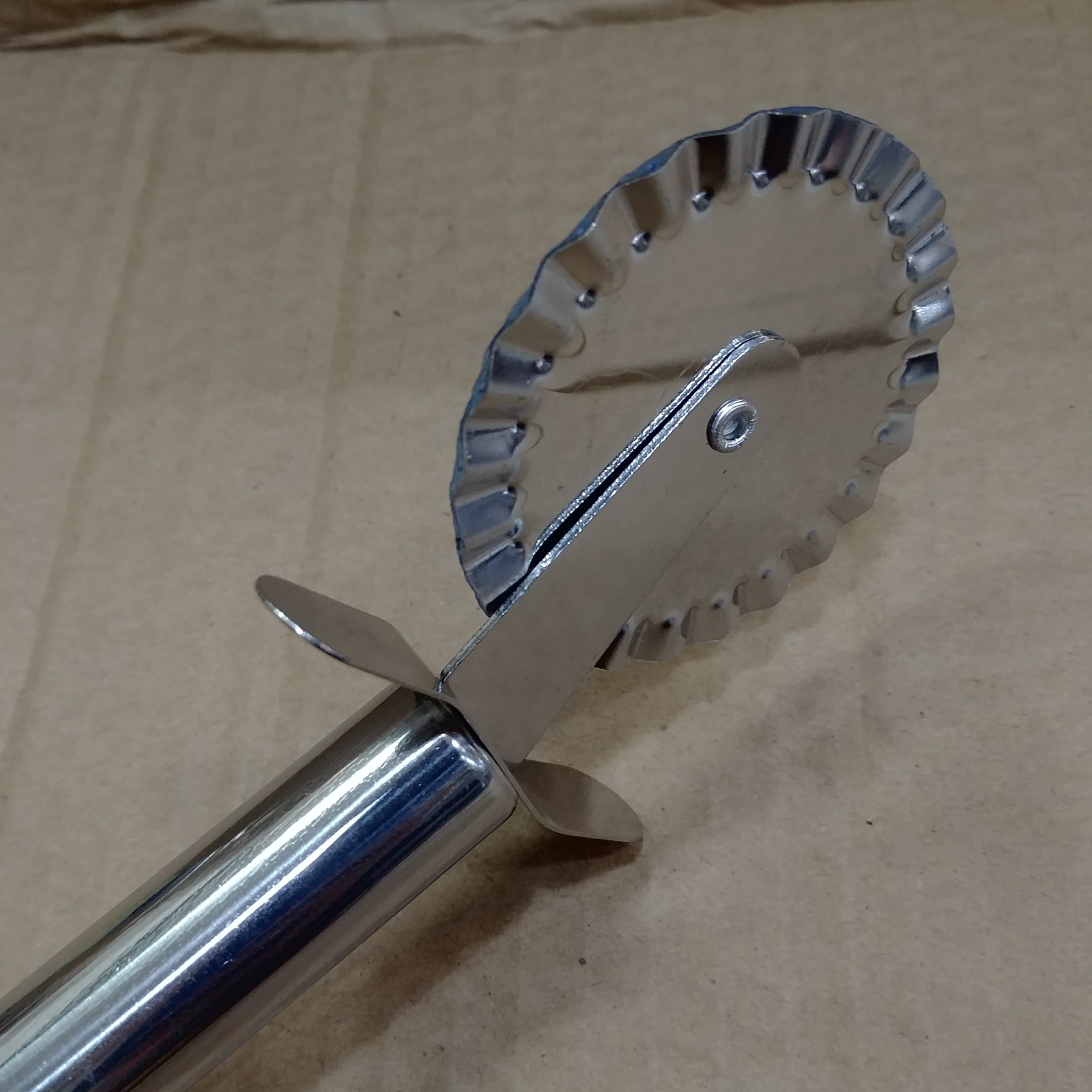 [HCM]DAO CĂT BÁNH CẮT BỘT CÓ RĂNG CƯA INOX