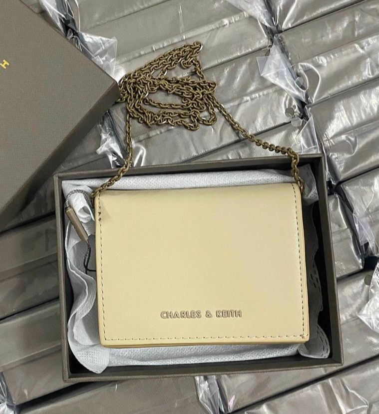 Ví nữ  kèm dây đeo CK6-10680910