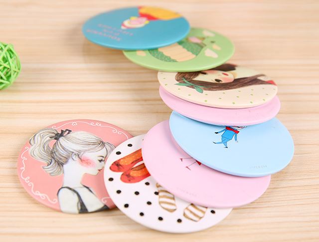 Gương mini bỏ túi dễ thương