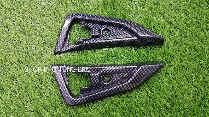 Ốp gác chân phủ cacbon xe Sh 2020