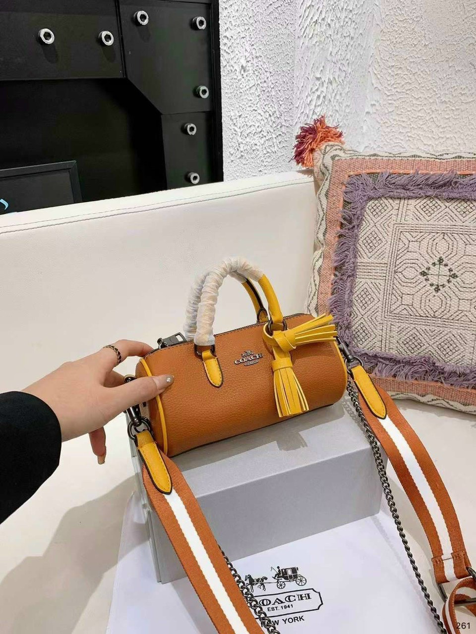 Túi đeo chéo nữ C O A C H fullbox size 18*14*8 cm