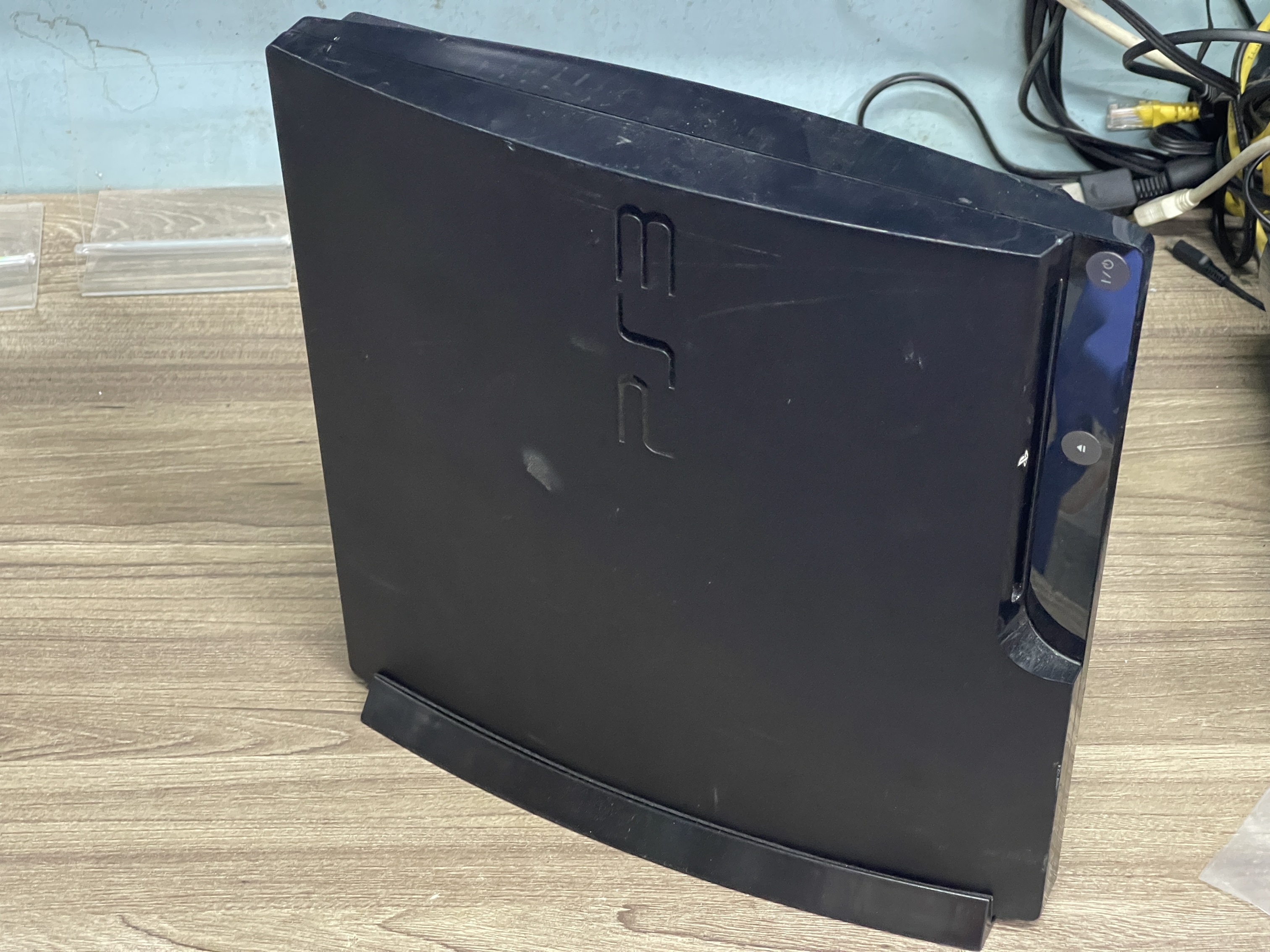 Đế Đứng Dùng Để Dựng Máy Chơi Game PS3 Slim Và PS3 Super Slim