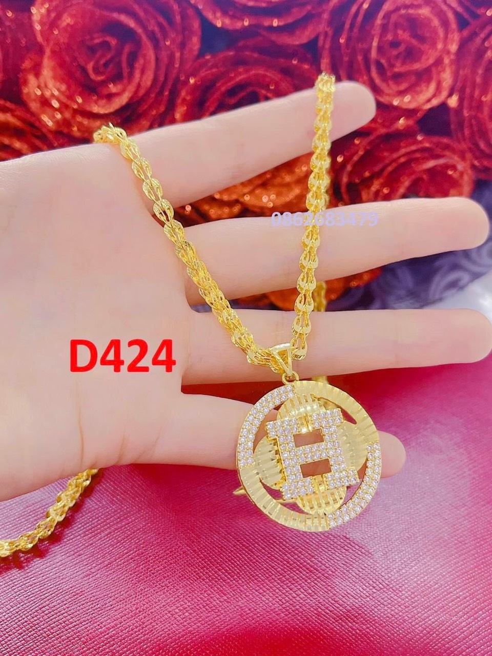 Dây chuyền mạ vàng mặt chữ cái