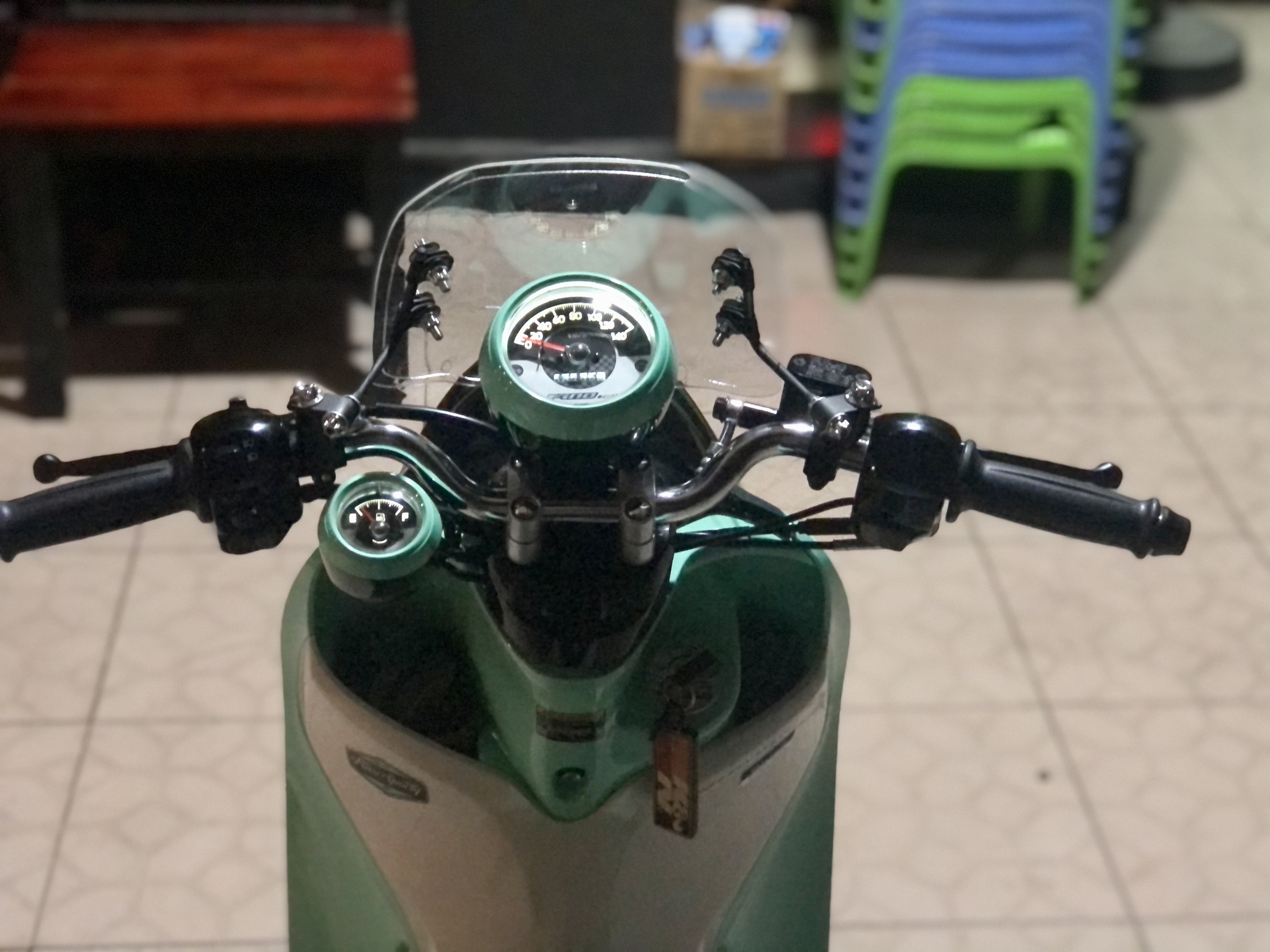 Kính chắn gió Yamaha Funo