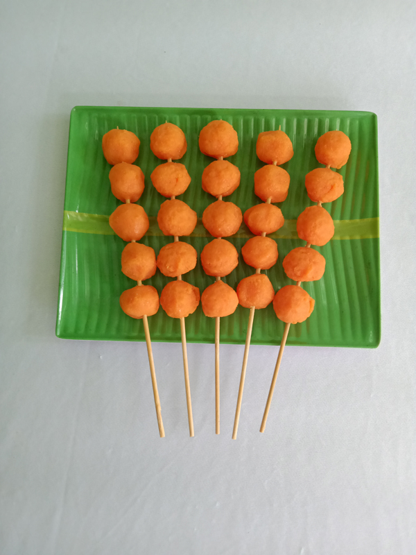 Tôm viên_mô hình xiên que bằng nhựa
