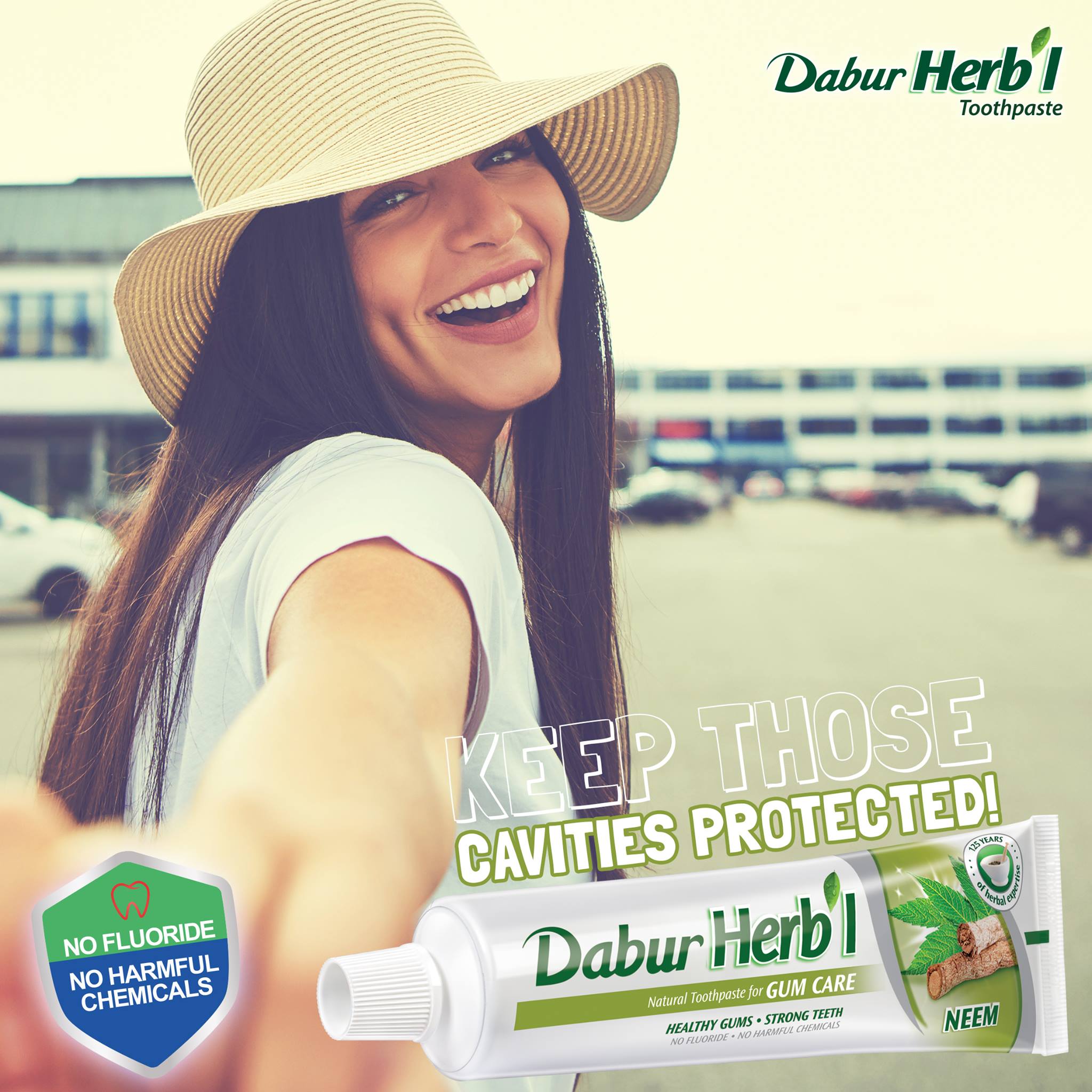 Kem đánh răng Dabur Herbal Toothpaste with Neem 155g