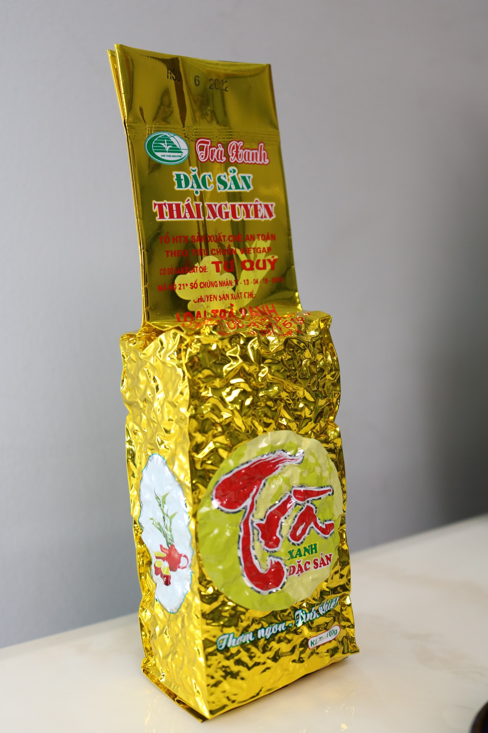 CHÈ THÁI NGUYÊN TƯ QUÝ (loại chè xanh gói 500g)