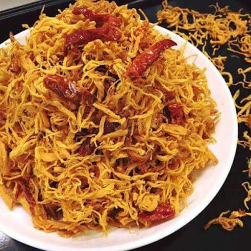 KHÔ GÀ CAY C&B HỘP 300G
