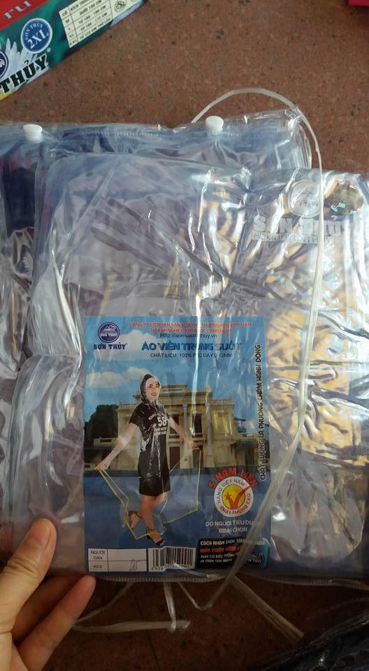ÁO MƯA TRONG SUỐT sơn thủy 2 mũ