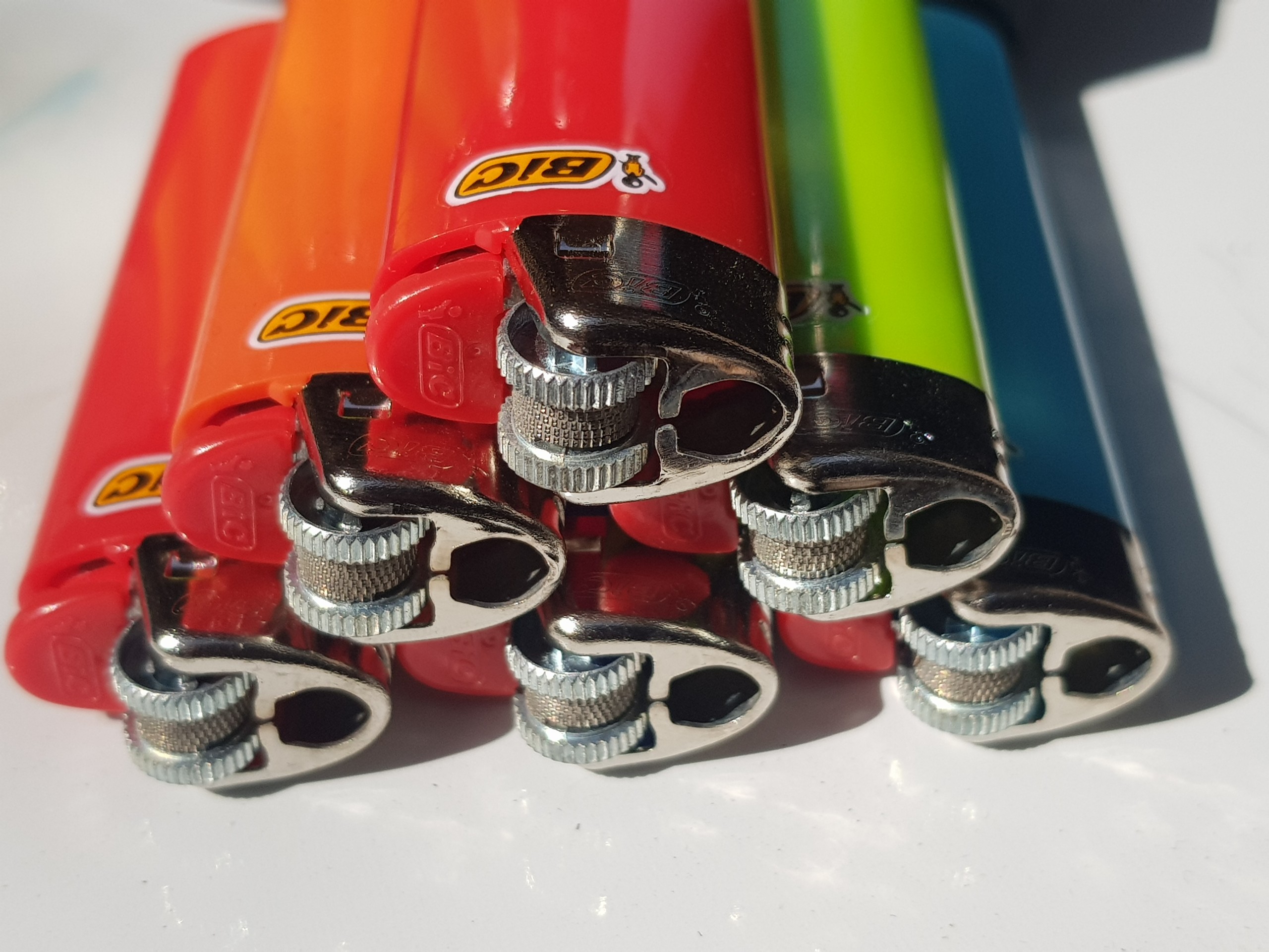 Bật lửa Bic J6 Made in France/ giá bán Combo 10 Chiếc