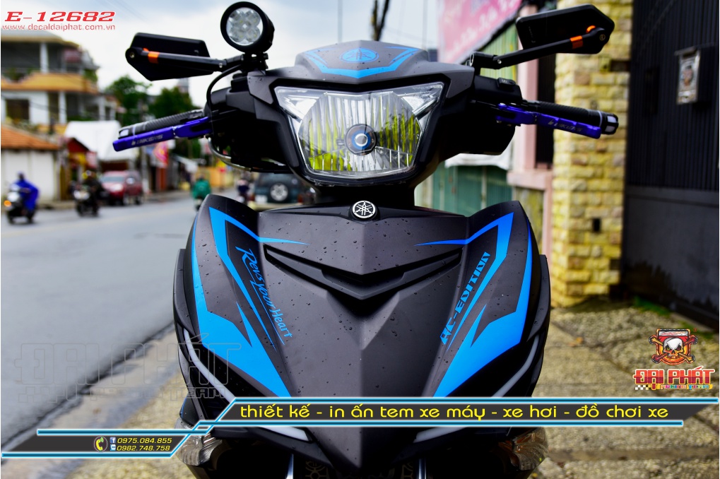Tem Trùm Xe Exciter 150 Đen Chỉ Xanh