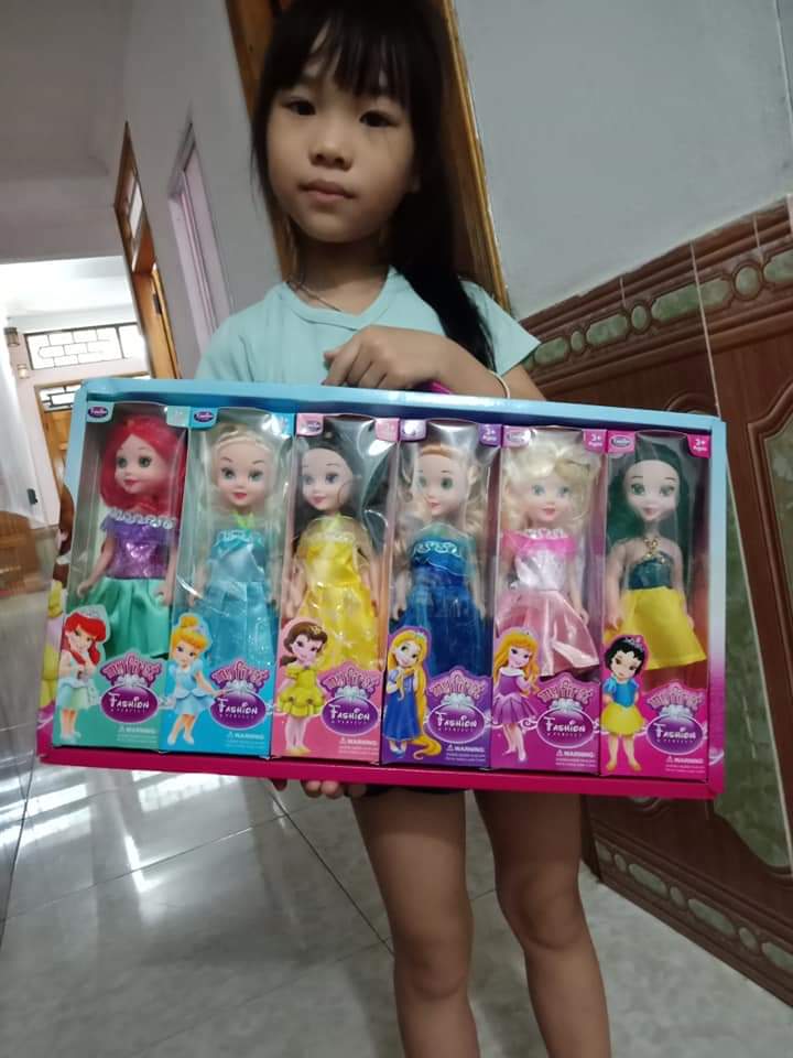 Búp bê đồ chơi