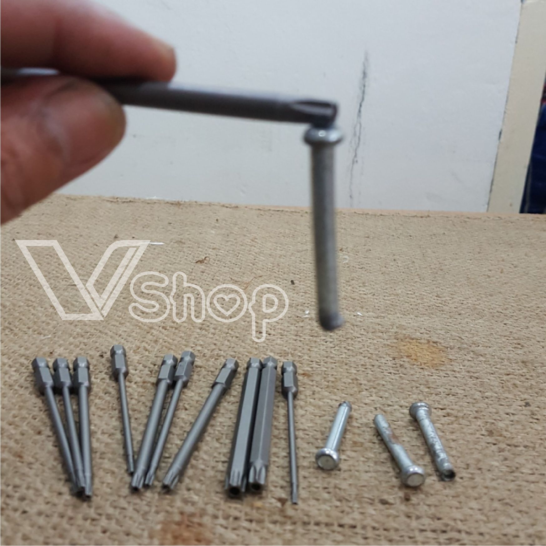 đầu mở ốc vít, dạng hoa thị. có lỗ. 7cm và 10cm