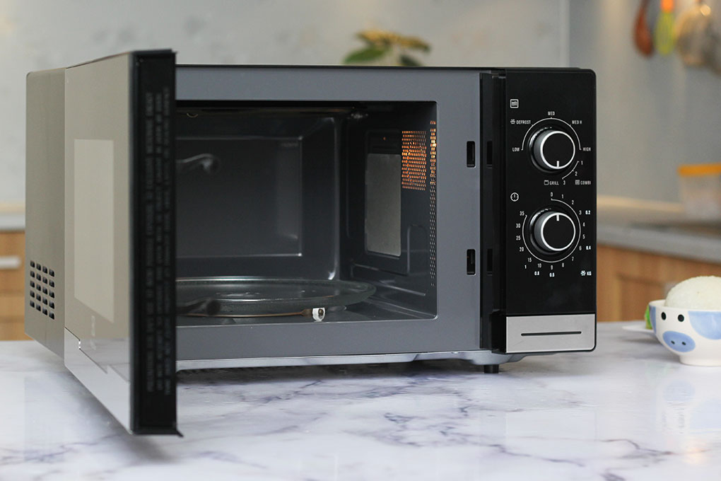 [HCM]Lò vi sóng Electrolux EMM2318X 23 lít