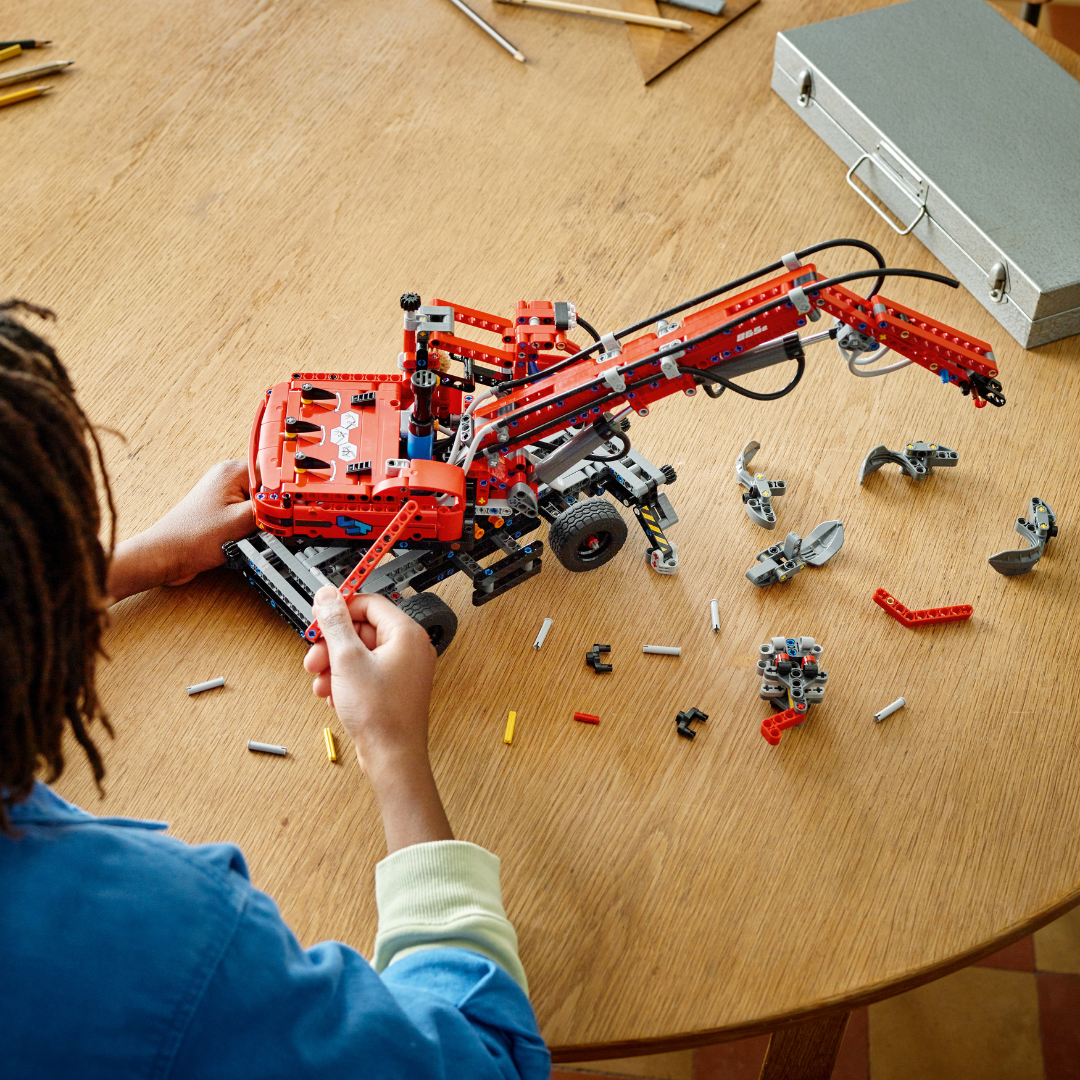 LEGO TECHNIC 42143 Siêu Xe Ferrari Daytona SP3 (3778 chi tiết)