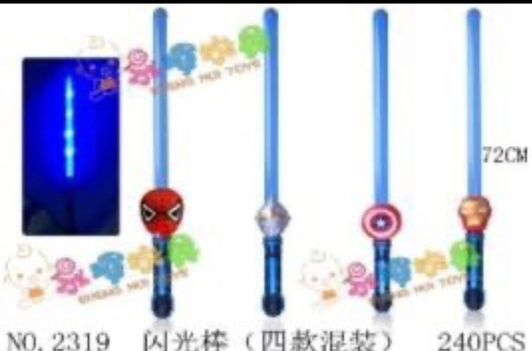 2 cây gậy đồ chơi phát sáng