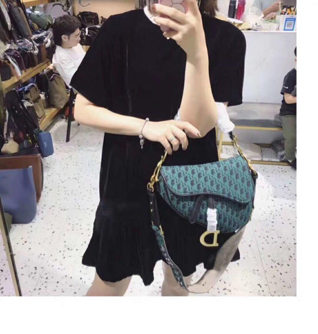 TÚI D YÊN NGỰA THỔ CẨM FULLBOX SIZE 22