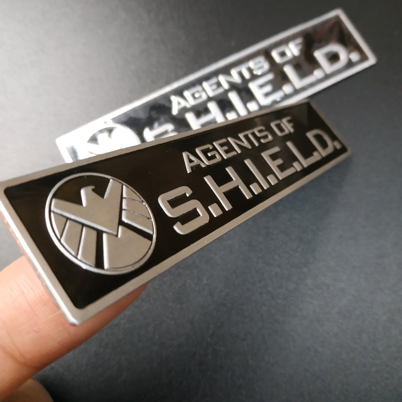 Tem nhôm dán xe SHIELD dài 12x2.6cm nền đen