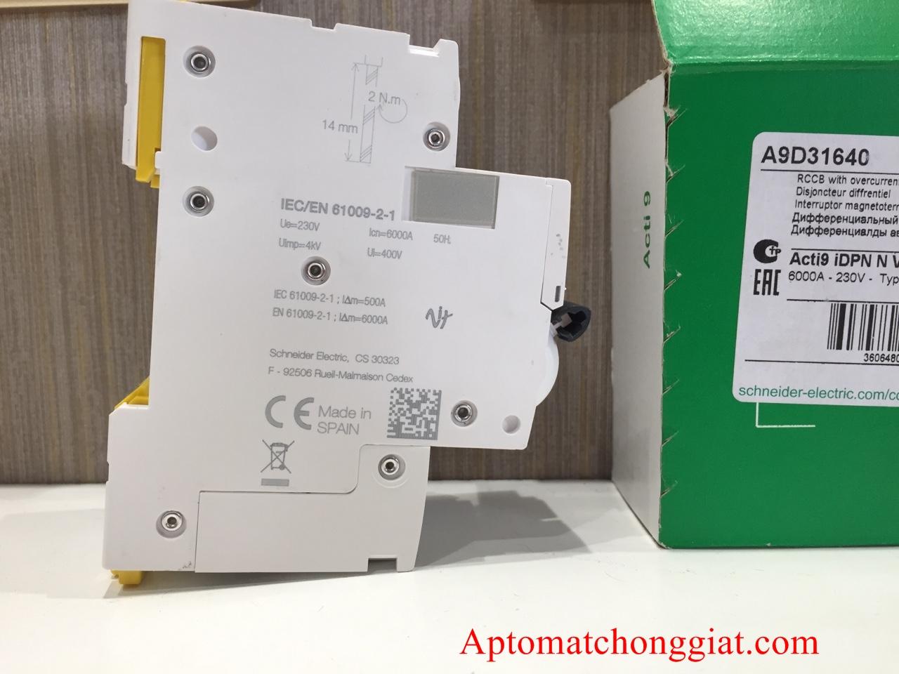 Cầu Dao (Aptomat) CAO CẤP Chống Dòng Rò (Chống Giật) RCBO Schneider  2P 20A - 30mA (tặng ốp bảo vệ) - Made In Spain