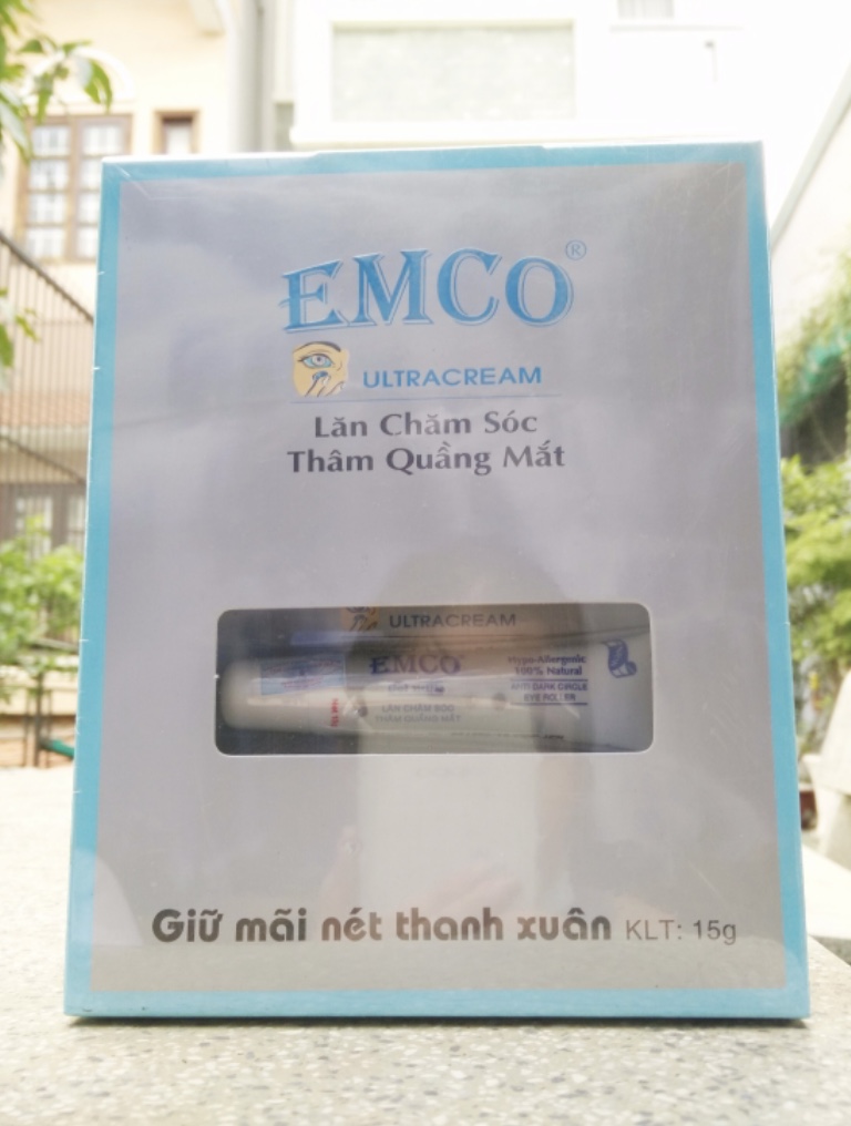 Kem che thâm quần mắt emco