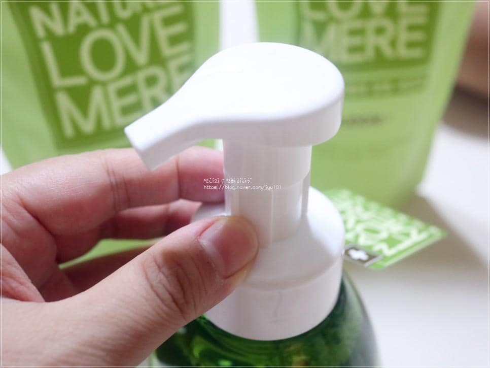 Nước rửa bình sữa tạo bọt Nature Love Mere túi 500ml