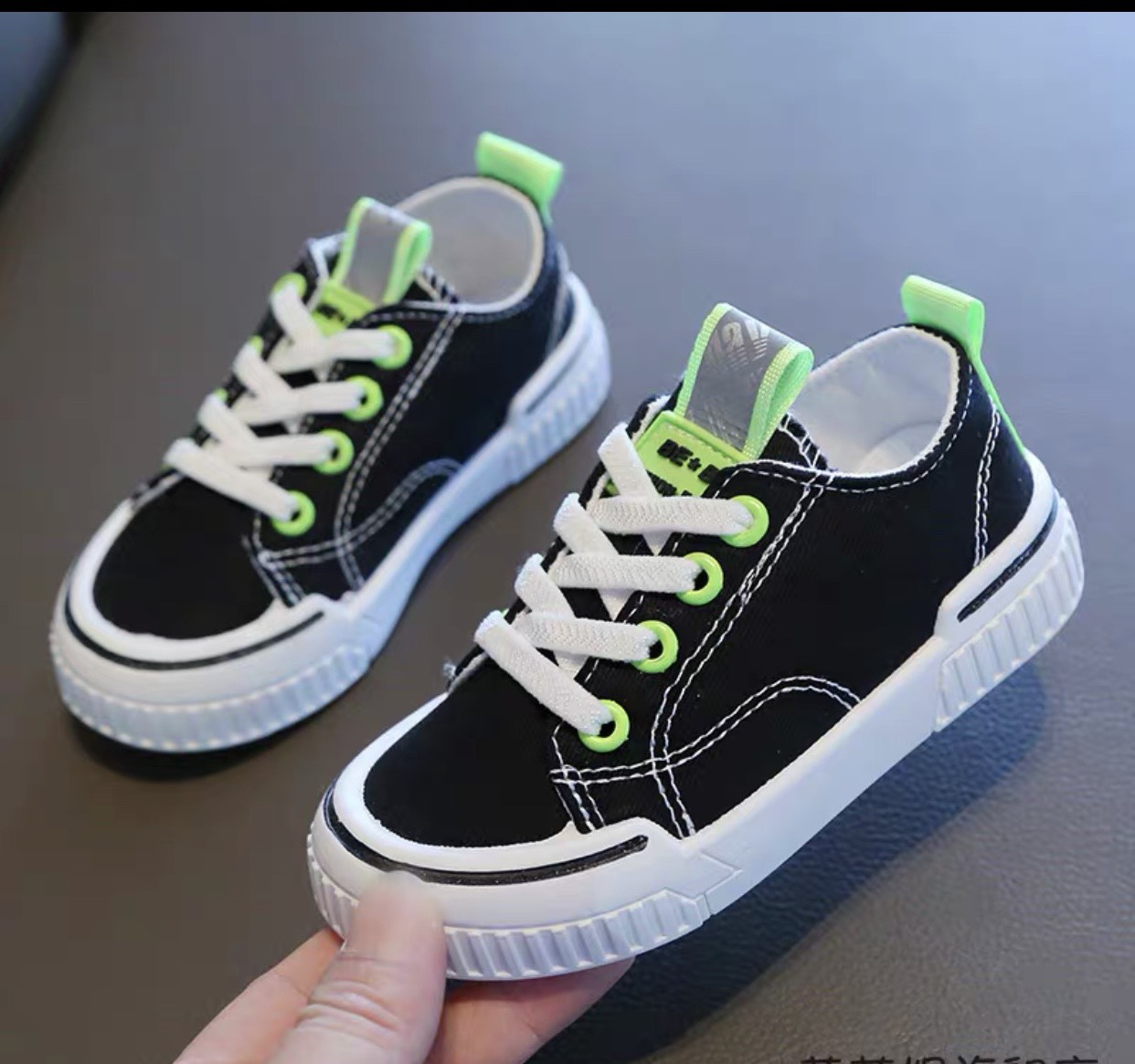 Giày Sneaker Vải Cho Bé Trai Bé Gái