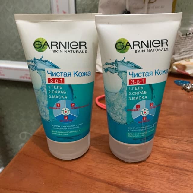Sữa rửa mặt Garnier Nga