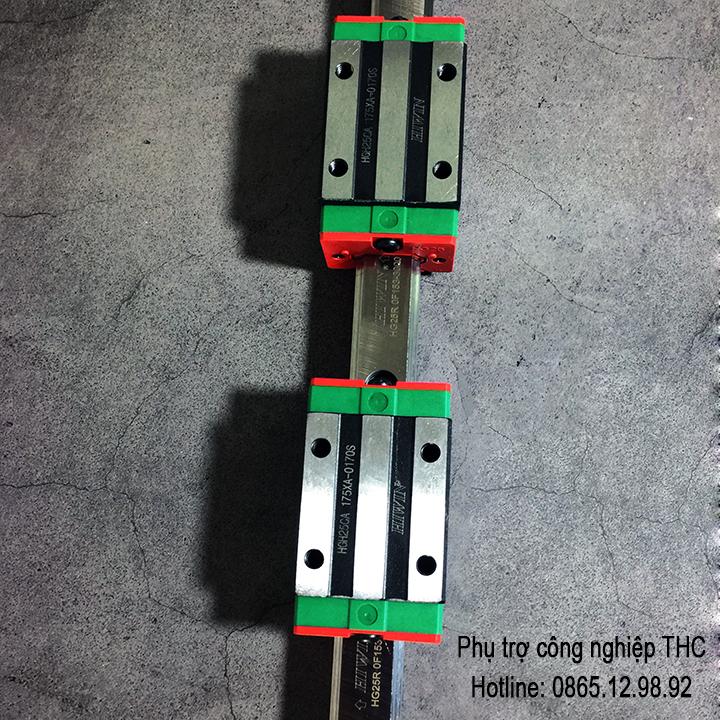 Bộ thanh ray trượt vuông HIWIN dài 1 mét phi 20mm (1 thanh ray HGR20 + 2 bi vuông HGH20)