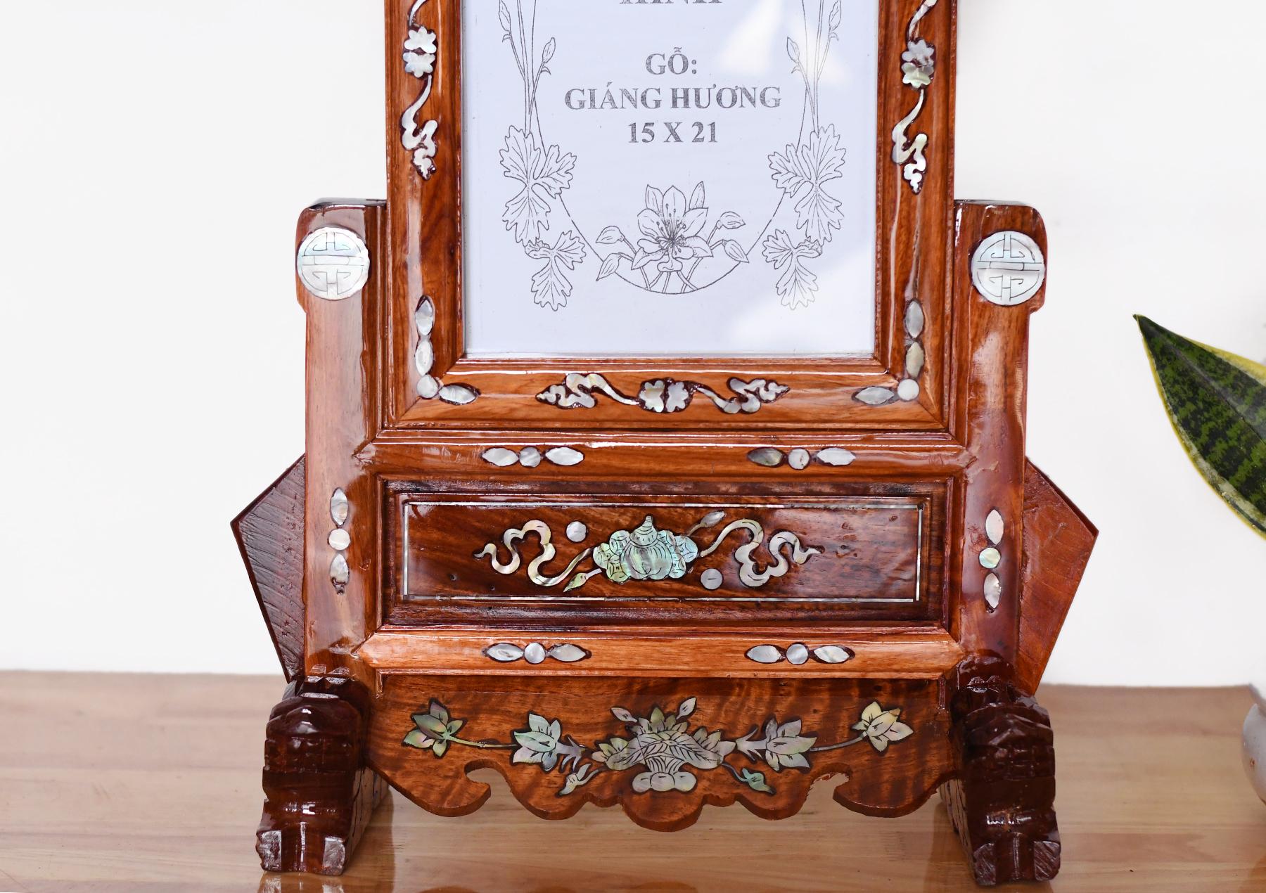 KHUNG ẢNH THỜ GỖ HƯƠNG 15 X 21