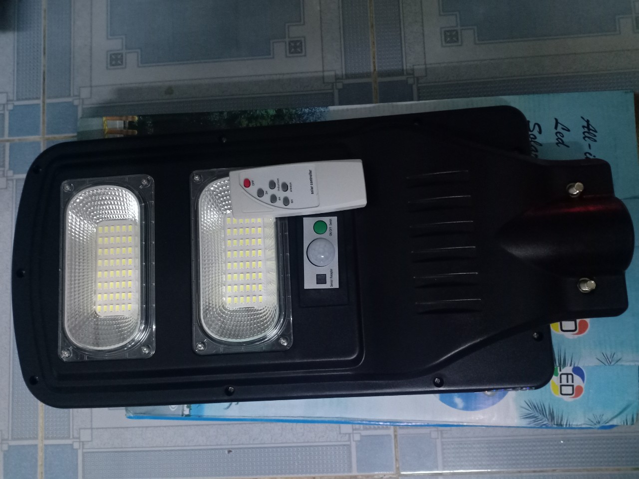 Đèn Năng Lượng Mặt Trời 60W