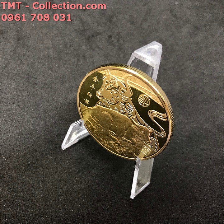 [HCM]Xu con Trâu Mạ Vàng đường kính của xu là 4cm màu niken mạ vàng dùng để trang trí bàn sách bàn làm việc xỏ lỗ đeo dây hoặc bỏ vào túi mang theo bên mình - TMT Collection - SP002375
