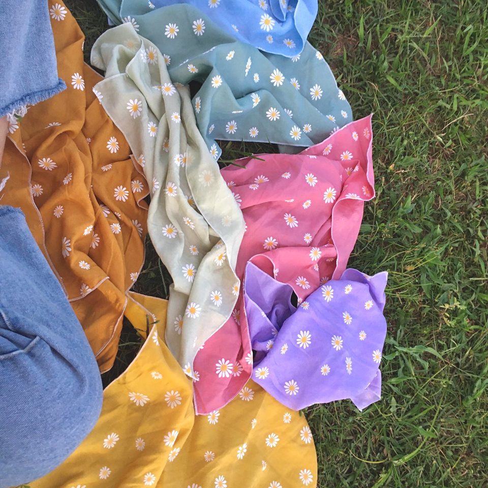 khăn bandana đội đầu buộc tay hoa cúc