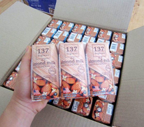 Combo 4 Lốc Sữa hạt ÓC CHÓ và HẠNH NHÂN 137 Degrees Thái Lan
