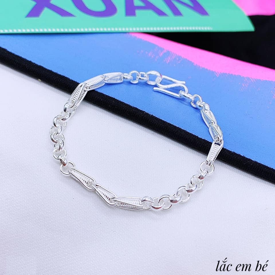 Lắc bạc cho bé trai