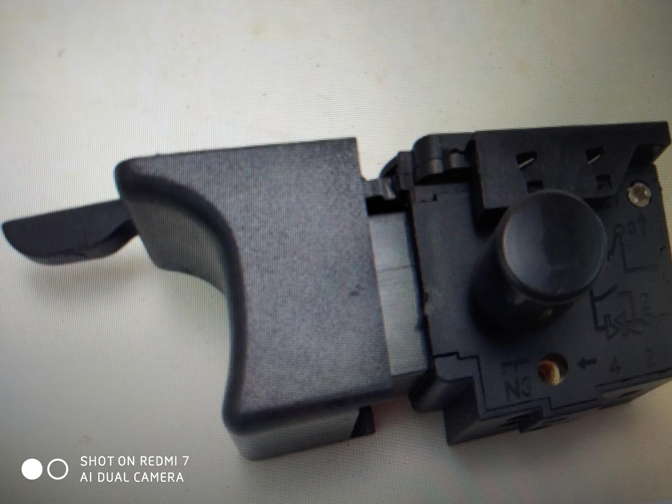 Công tắc máy khoan mt606,607,mt653