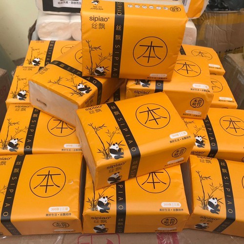 Giấy ăn Gấu trúc - Thùng 30 gói, hàng chuẩn - Có độ dai tự nhiên, thấm nước không rách, nát... , các mẹ thấm nước dùng thay khăn ướt cho các bé rất an toàn nhé.