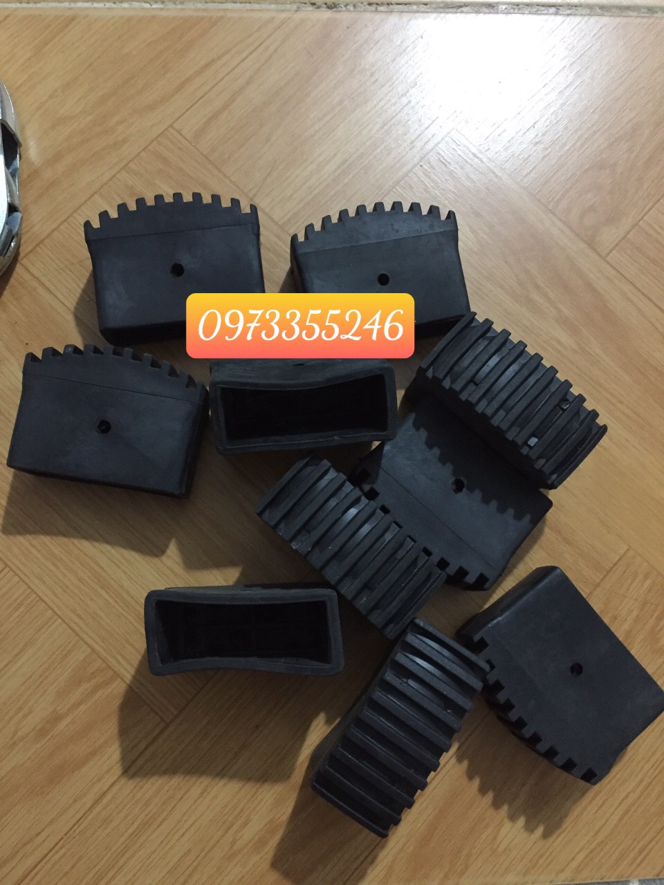 [1 cái] Chân đế Thang gấp 4 khúc