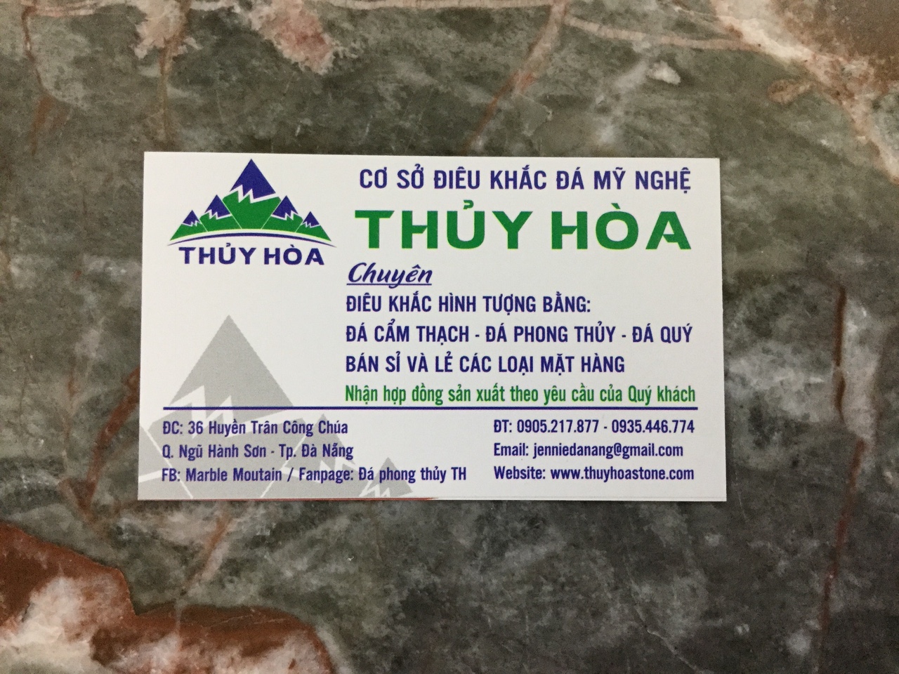 Cặp Tỳ Hưu phong thủy đá ngọc Ấn Độ có đế - Dài 11 cm