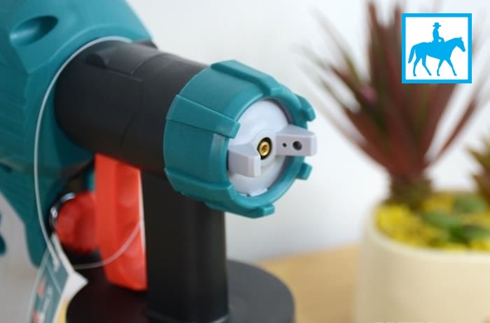 Máy phun sơn dùng điện 450W Total TT3506