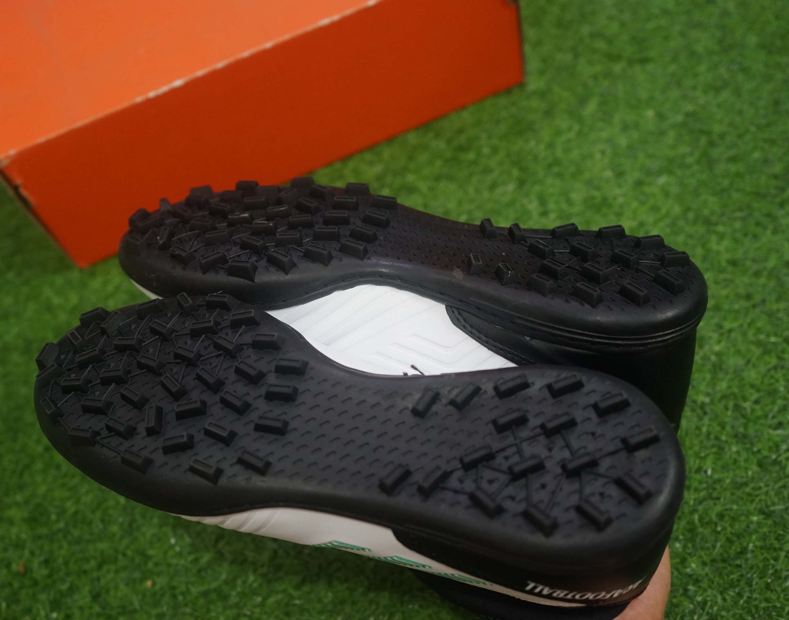 GIÀY ĐÁ BÓNG NAM ARAFOOTBALL CAO CỔ - KHÂU FULL ĐẾ