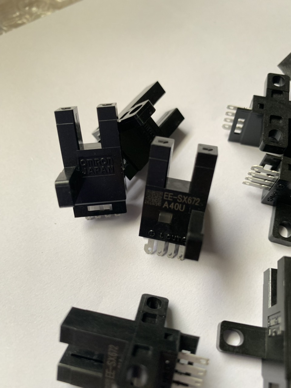 Cảm biến Omron EE-SX672
