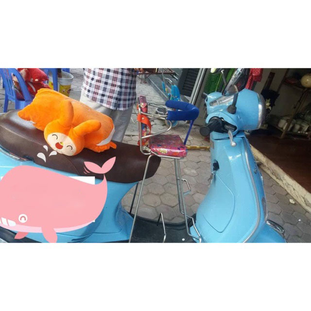 Ghế ngồi xe máy cho bé Vespa có vòng