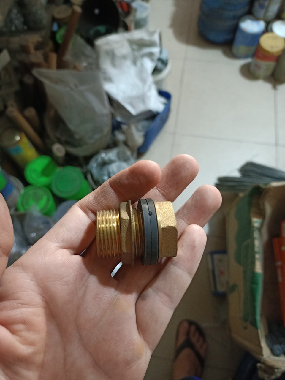 Ốc siết bồn nước, ép thùng phi 21, 27, 34 - đồng thau