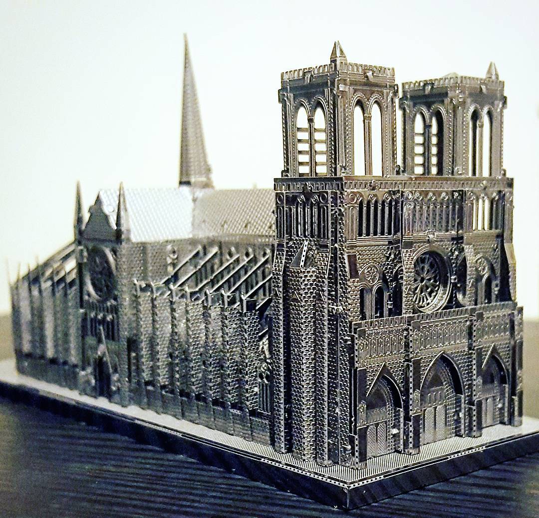Mô Hình 3D Kim Loại Lắp Ráp Nhà Thờ Đức Bà Paris [Chưa Lắp]
