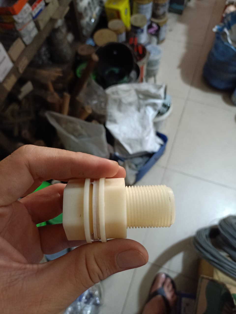 ỐC SIẾT BỒN NƯỚC, ÉP PHI NHỰA 21, 27, 34