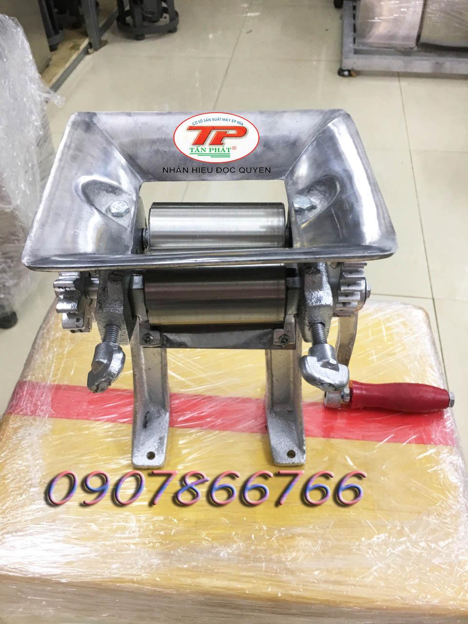 Máy cán khô mực bằng tay