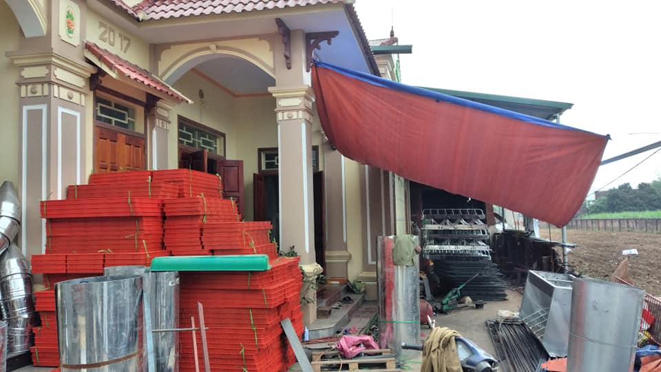 máng tập ăn cho heo