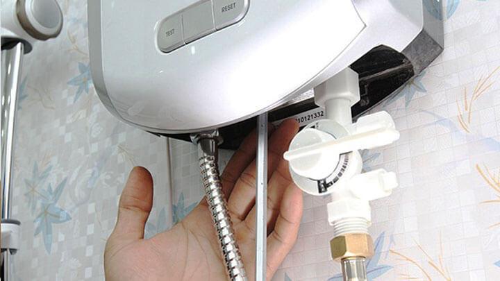 [HCM] Lắp Đặt Máy Nước Nóng Trực Tiếp