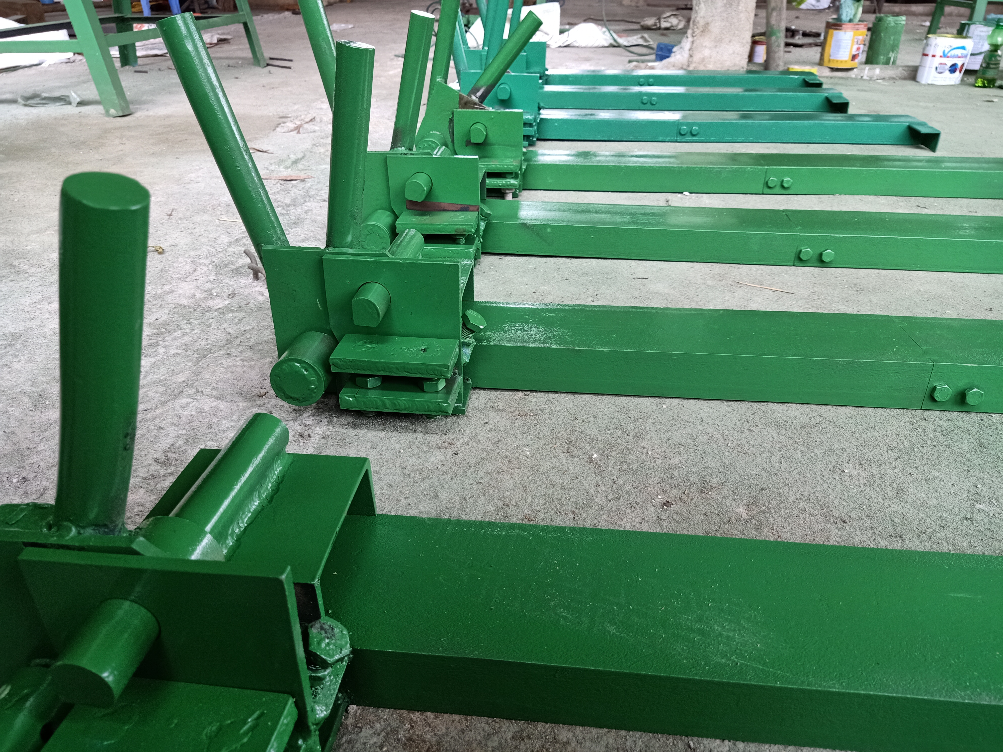 Máy bẻ đai tự động - Máy xây dựng Phong Phúc