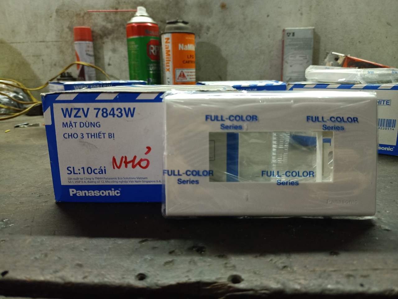 Mặt vuông góc panasonic dùng cho 1 - 3 thiết bị - nhỏ